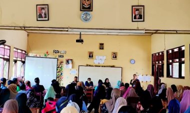 " SMPN 6 ARSEL GELAR RAPAT KOORDINASI BERSAMA KOMITE DAN WALI MURID KELAS VII TAHUN AJARAN 2024/2025 " 