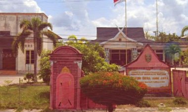 " KASUS PEMALSUAN IJAZAH TERDAKWA KEPALA DESA AMIN JAYA MERUPAKAN FENOMENA BERBAHAYA YANG DAPAT MENGHANCURKAN KEPERCAYAAN PUBLIK DI KOBAR "