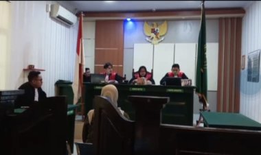 " SIDANG KE-6 KASUS PEMALSUAN IJAZAH : KADES AMIN JAYA DITUNTUT HUKUMAN RINGAN 8 BULAN,EFEK JERA ATAU SANDIWARA HUKUM? "