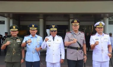 " JAGA HARMONI, BANGUN NEGERI : KAPOLRES KOBAR HADIRI UPACARA PERINGATAN OTONOMI DAERAH KE - XXIX " 