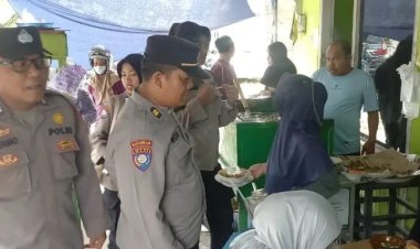 " DEKATKAN DIRI DENGAN MASYARAKAT, POLRES KOBAR GELAR JUMAT CURHAT : MEMBANGUN KAMTIBMAS DARI ASPIRASI WARGA "