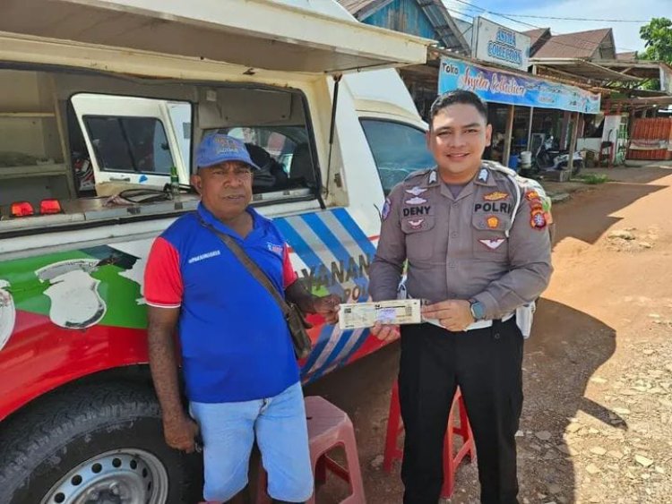 " MELAYANI TANPA BATAS, SATLANTAS POLRES KOBAR HADIRKAN SAMSAT KELILING HINGGA PELOSOK DESA : MUDAHKAN WARGA, JAGA TERTIB ADMINISTRASI "