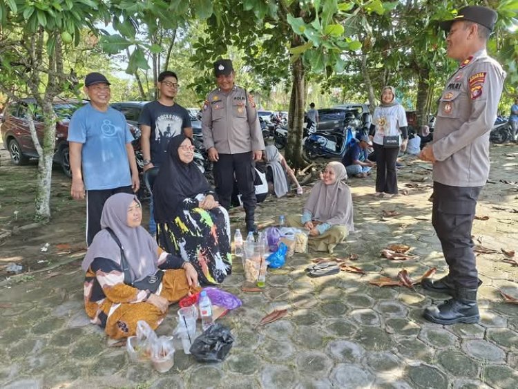 " DARI TAMAN KOTA KE HATI RAKYAT :JUMAT CURHAT POLRES KOBAR HADIRKAN WAJAH POLRI YANG RAMAH, RESPONSIF, DAN TERBUKA " 