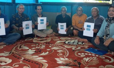 “ BUNTU DI BIROKRASI, KELUARGA BESAR NORSEMAH TEMPUH JALUR HUKUM : SURAT KUASA KHUSUS DITANDATANGANI, BERKAS RESMI SIAP DIAJUKAN KE PENGADILAN NEGERI I B PANGKALAN BUN ”