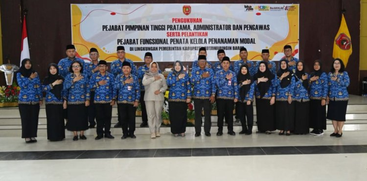 “ PENYESUAIAN NOMENKLATUR, BUPATI Hj. NURHIDAYAH KUKUHKAN PEJABAT KOBAR : TEGUHKAN INTEGRITAS, DORONG INOVASI, DAN PERKUAT KOLABORASI BIROKRASI ”