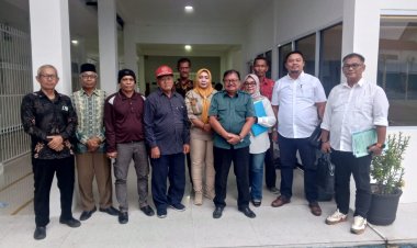 " KURSI KOSONG DI RUANG KEADILAN : PT.BLP MANGKIR DARI SIDANG GUGATAN 253 HEKTARE DI PENGADILAN NEGERI PANGKALAN BUN " 